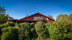 Außenansicht der Gästehäuser Klostermann in Goldenstedt bei Sonnenschein